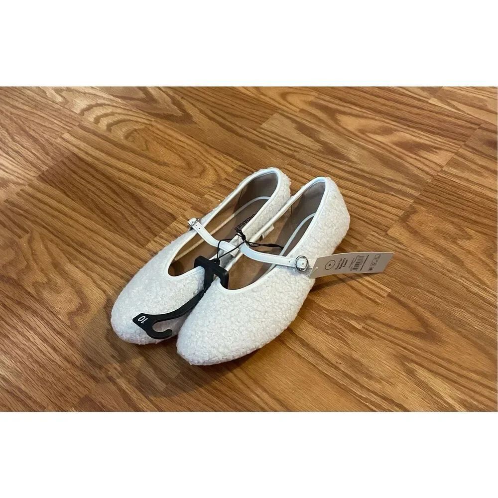 No Boundaries Cream Fuzzy Ballet Flat Buckle Women’s 10 New